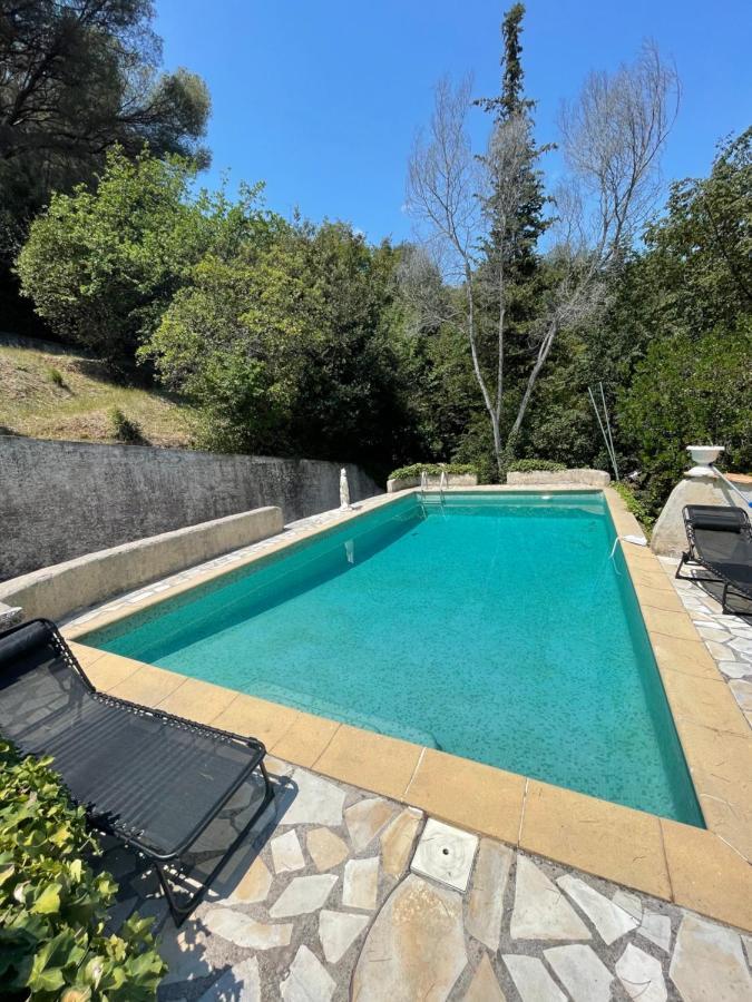 Studio en bas de villa avec piscine proche bord de mer Cagnes-sur-Mer Exterior foto